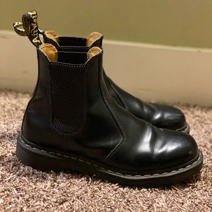 Women’s Dr. Martens 2976 Chelsea Boot